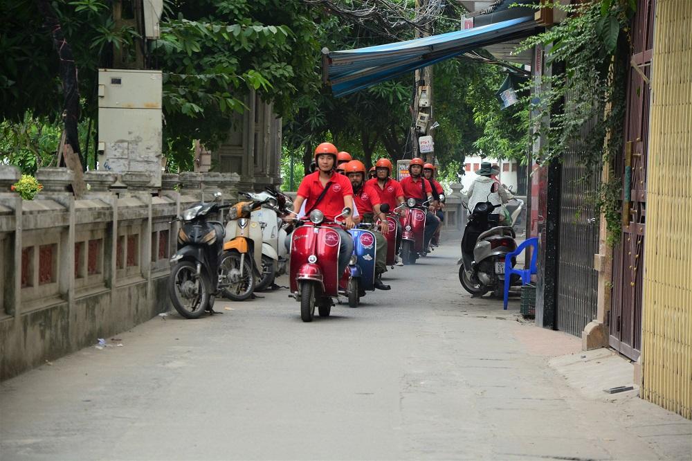 Hanoi Vespa Tours: Hanoi Countryside Vespa Tours