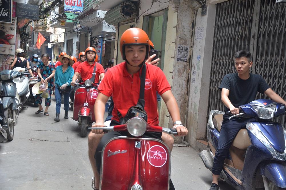 Hanoi Vespa Tours: Hanoi Countryside Vespa Tours