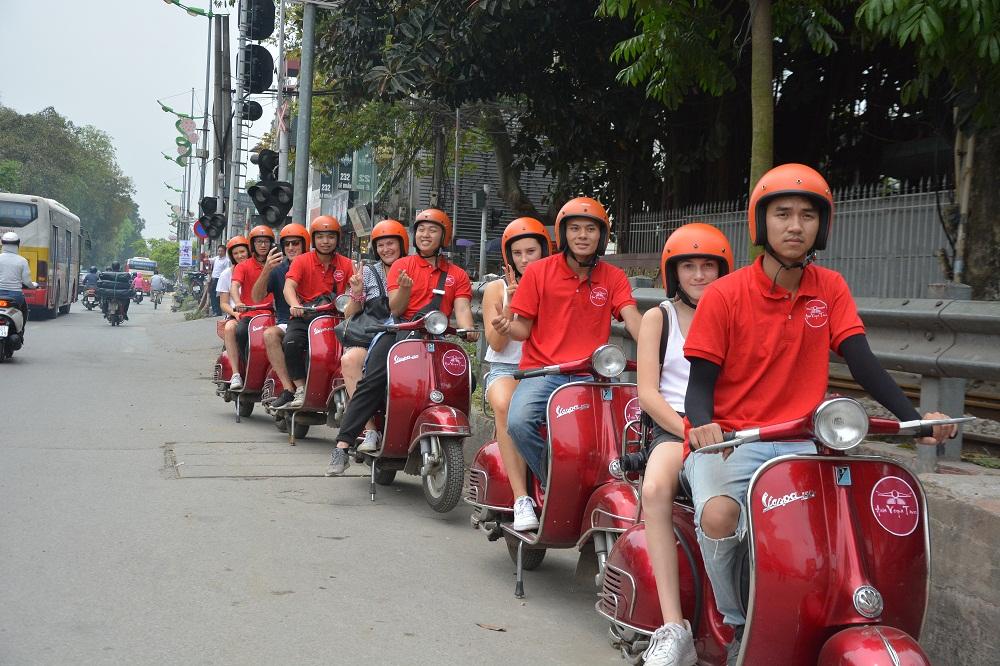 Hanoi Vespa Tours: Hanoi Countryside Vespa Tours