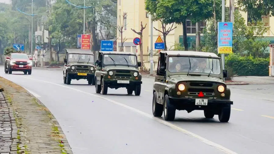 Hanoi Jeep Tours Led By Women:  2.5-Hours Hanoi Jeep Tours