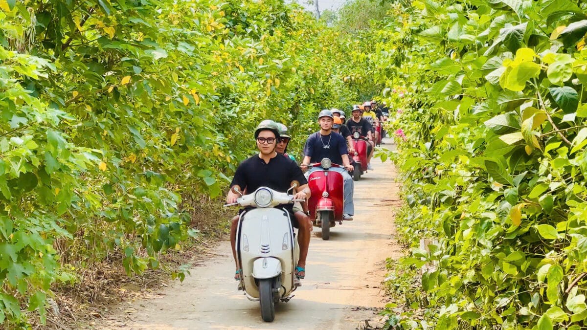 Hanoi Vespa Tours: Hanoi Countryside Vespa Tours