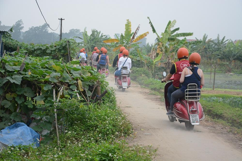 Hanoi Vespa Tours: Hanoi Countryside Vespa Tours