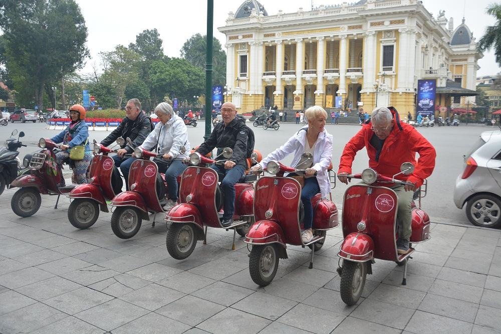 Hanoi Vespa Tours: Hanoi Countryside Vespa Tours