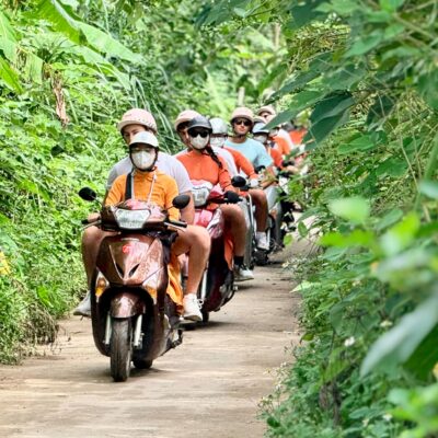 Hanoi Vespa Tour With Female Drivers